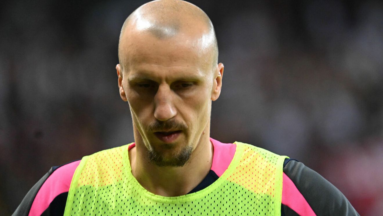 La câteva ore după ce Gigi Becali a anunțat că renunță la Vlad Chiricheș, fotbalistul a alergat 22 de kilometri și a pus o întrebare „indirectă”: „Ce zici, mă încadrez?”