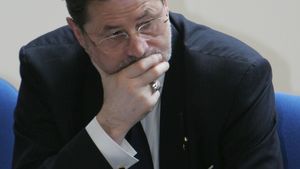 "La Dinamo, bea Cornel Dinu pentru toți"