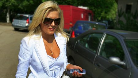 Așa s-a îndrăgostit Ilie Stan de Elena Udrea! Tehnicianul a dezvăluit povestea fabuloasă: „Ea era la facultate în București, eu jucam la Steaua” | GALERIE FOTO