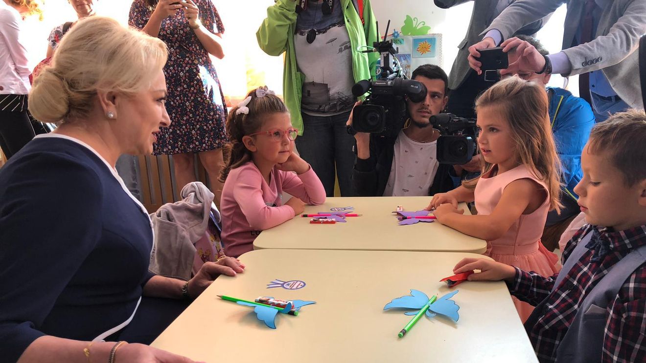 Viorica Dăncilă, la începerea noului an școlar: ,,Ca prim-ministru este important să las în urmă un număr cât mai mare de elevi din mediul rural care să ajungă la facultate"