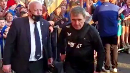 Gică Hagi, moment genial pe stadionul unde fiul său e idol! Execuție fabuloasă din lovitură liberă: a fost la un pas de un gol uluitor, de la peste 30 de metri | VIDEO