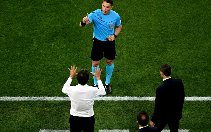 S-a dat și 10, dar și 1! Nota primită de Istvan Kovacs în L’Equipe, după ce a arbitrat finala Champions League