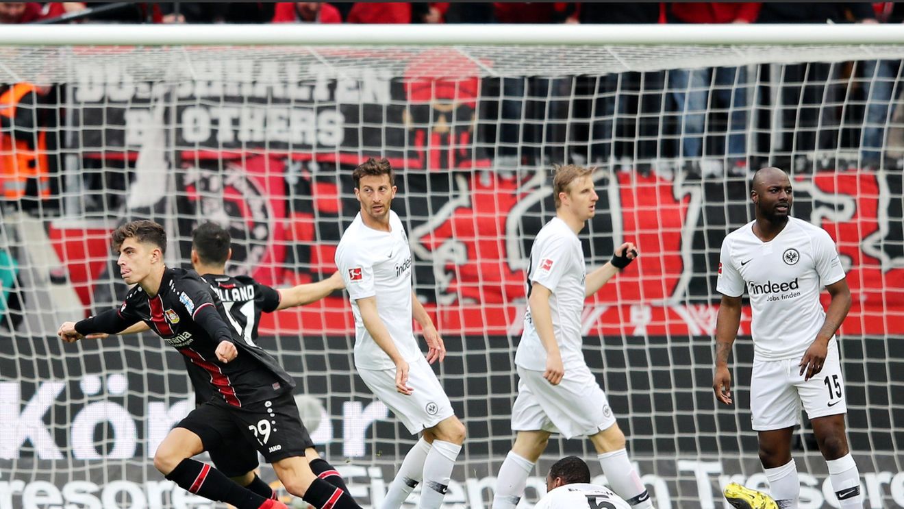 Leverkusen o DISTRUGE pe Frankfurt! Câte goluri a marcat în 45 de minute. Antrenorul lui Eintracht a făcut două schimbări într-un minut 