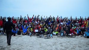 MAREA PEDALARE | Cristina Stoica a dat startul excursiilor lungi cu bicicleta alături de ProSport: "Uneori da, sunt ca Mița Biciclista"