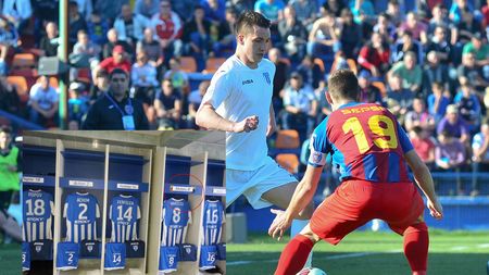FOTO GENIAL din vestiarul Craiovei! Becali îl voia oricum, dar detaliul din imagine îl face un "MUST" la Steaua. Ce au observat fanii :)