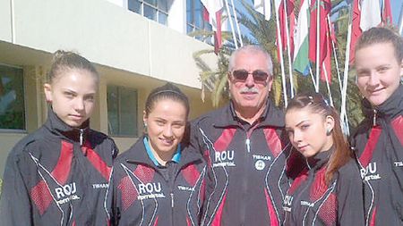 Junioarele au luat medalia de bronz într-un sport dominat de jucătoarele asiatice