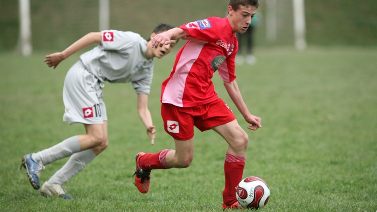 Academia Stelei, în faliment!** 'Câinii' preiau 'modelul Ajax'!