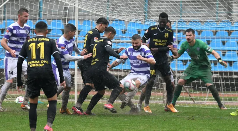 Situație tipică fotbalului românesc! Rareș Murariu, de la excludere din lot la titular în poarta Politehnicii Timișoara, în două luni