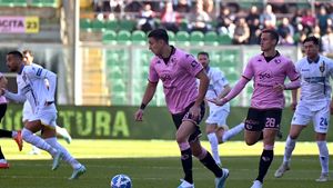 Fotbalistul naționalei României la EURO 2024, scos la vânzare de clubul său!