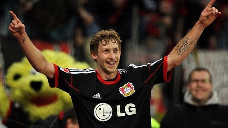 Golul "fantomă" al lui Kiessling poate schimba fața fotbalului: nemții vor ca arbitrii să vadă reluările în timp real! Ce gadget vor purta centralii