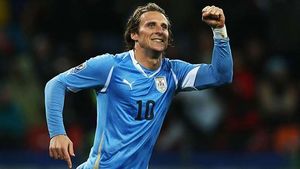 Diego Forlan și-a anunțat retragerea din fotbal: "După 21 de ani, am decis să-mi închei cariera". CV-ul impresionant al atacantului uruguayan