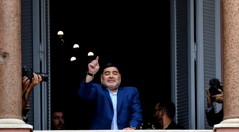 Poveste genială cu hoțul care i-a spart din greșeală casa lui Diego Maradona: „S-a așezat pe canapea, a început să plângă în hotote și a chemat singur poliția!”