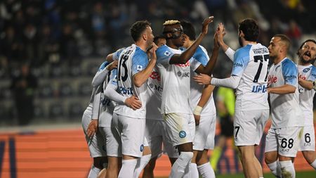 Superstarul care e foarte aproape să aducă primul titlu în Serie A pentru Napoli de la Maradona până în prezent, disputat de Barcelona și Real Madrid?! Anunțul făcut de agentul său: „El iubește echipa asta!”