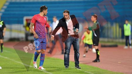 Probleme mari pentru Reghecampf, înaintea meciurilor cu Stuttgart și Rapid!** Cristi Tănase a fost schimbat din cauza unei accidentări