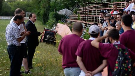 Tensiune maximă la Rapid. Fanii l-au amenințat pe Nicolae Cristescu și i-au cerut să vândă echipa