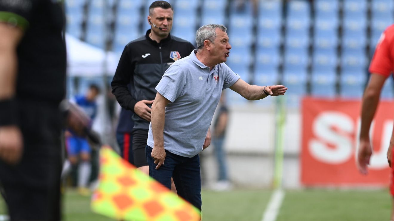 Prima poză cu Mircea Rednic în spital, după infarctul suferit! A fost vizitat de primarul Aradului, iar antrenorul UTA-ei a avut un mesaj de transmis