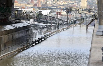 Stare de alertă în capitala Ungariei! Dunărea a ieșit din matcă la Budapesta