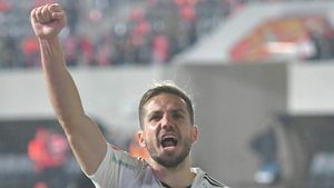 Explozie de oferte pentru Alex Chipciu. Cei care sunt împotriva celor de la CSA Steaua s-au dezlănțuit pe internet și au transformat declarația fostului jucător de la FCSB într-una virală: „Primește must gratuit pe viață, de la Slobozia”