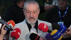 Gigi Becali l-a ofertat pe Ianis Hagi la nunta Kirei: „Uşa e deschisă. Doar bați şi intri”