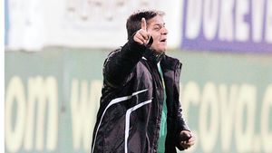 Lăcătuș: "La Vaslui am adus numai jucători de națională,** nu doar de dragul de a-i aduce!"