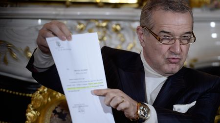 FCSB, scrisoare trimisă către CCA. „Nu mai putem tolera! Să evitați delegarea lor la meciurile noastre!” Cei doi arbitri care au interzis la partidele roș-albaștrilor