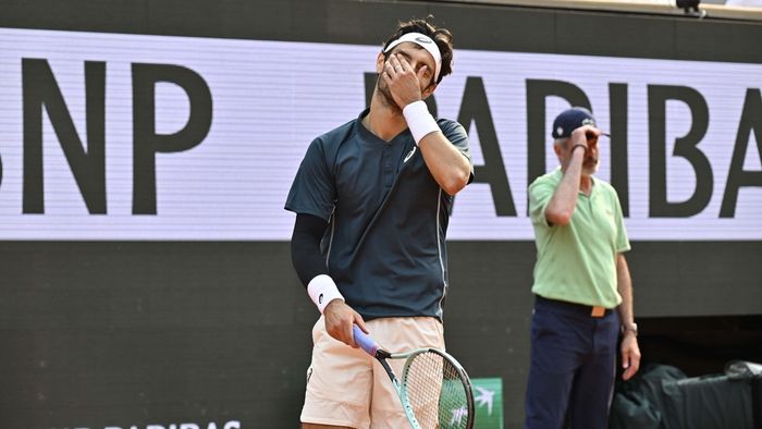 Moment absolut incredibil la Roland Garros. Musetti a lovit-o cu mingea trimisă de furie în piept pe arbitra de linie