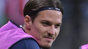 Ce îi lipsește lui Dennis Man pentru a face față în Serie A, la AC Milan: „Are momente când face asta”