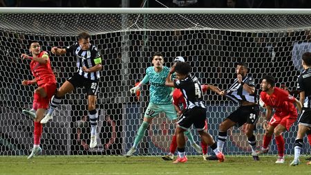 „Nea Gigi, cât vrei domn'e pe Târnovanu?”. Transferul de la Becali la echipa lui Răzvan Lucescu ar transforma-o total pe PAOK