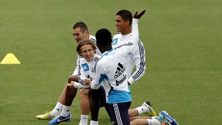 Doar Mou putea să facă asta!** Are 19 ani, dar le-a închis gura lui Ronaldo și Casillas: "Mi-am  marcat locul în vestiar" Dezvăluirea omului 'inventat' de un român