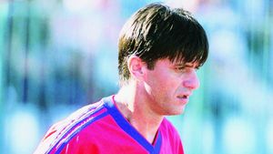 „Fiara" împlinește 57 de ani! „Uite acuș, uite acuș, vă dă două Marius Lăcătuș". Aniversare pentru cel mai titrat fotbalist din istoria Stelei