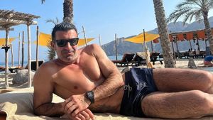 A fost coleg cu Gică Hagi și Gică Popescu! Un fost mare fotbalist de la FC Barcelona poate fi manechin la 51 de ani. GALERIE FOTO