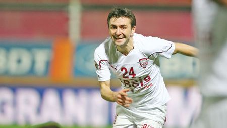 "Romică, tată" a uitat de unde a plecat și nu-i dă nicio șansă lui Stan:** "Becali se laudă mereu! Îi va fi greu Stelei să ne depășească"