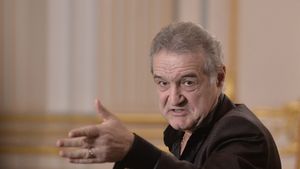 Gigi Becali pune tunurile pe Ianis Stoica şi Denis Haruț: „Bă, disperatule, îți cade mingea în cap! Şi pe ăla mai bine îl lăsam la Botoşani, e fricos”