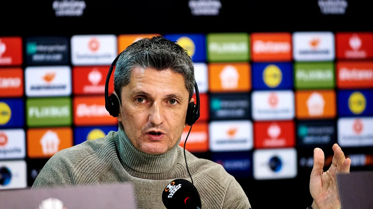 Răzvan Lucescu e prizonier la PAOK! Rusul s-a blindat: 2.000.000 de euro pentru Vest şi 4.000.000 de euro pentru Est