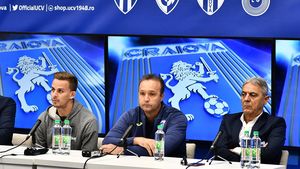 Papură, antrenorul născut de ziua Științei: "Nu vin într-un moment prielnic, dar sper să-mi impun stilul ofensiv". De când este la club, până când are contract ca "principal" și ce obiectiv i s-a stabilit