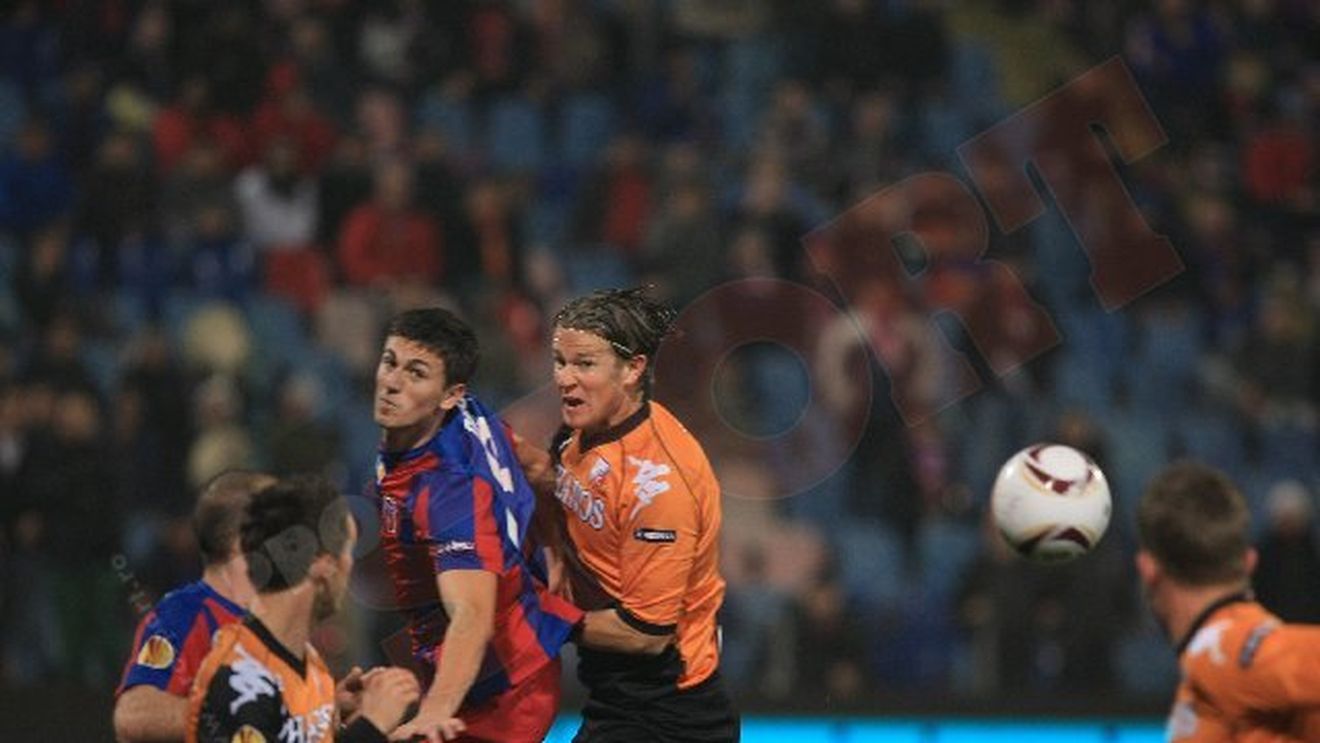 Presa olandeză: "Cel puțin trei steliști trebuiau eliminați!** Steaua a fost prea ambițioasă"