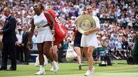 Serena Williams a revenit pe terenul de tenis după 2 ani şi jumătate! Primele imagini cu rivala Simonei Halep