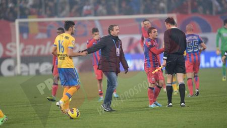 Reghe, extrem de nervos după meci: ședință cu toată echipa, chiar pe gazon!