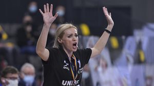 Iulia Curea a avut o experiență de neuitat la CSM București – SCM Rm. Vâlcea: „În toată cariera mea nu am făcut atâta mișcare laterală” + „Azi am avut niște gladiatoare”