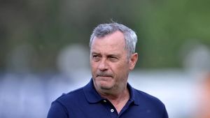 Mircea Rednic a răbufnit la adresa arbitrajului după UTA - Hermannstadt 1-3: „Cum să-l pui pe ăsta fără experiență? Penalty-ul a fost dat cu prea multă ușurință!”