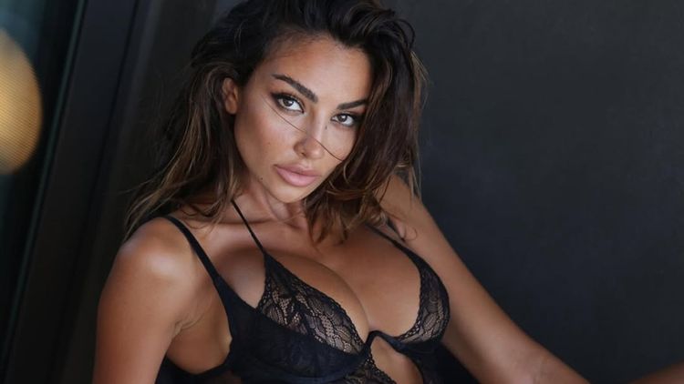 Mădălina Ghenea, imagini hot. Cât de frumoasă e românca