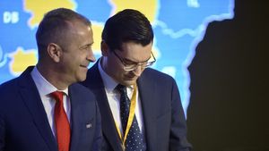 Tatăl lui Răzvan Burleanu sare în apărarea președintelui FRF: „Să ne amintim în mandatele lui Mircea Sandu cum se dirijau rezultatele! De ce nu mă întrebați câte blaturi am făcut?”