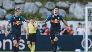 Șefii lui Manchester United s-au întâlnit cu agentul lui Benjamin Sesko, puștiul-minune de la RB Salzburg, pentru a discuta despre un posibil transfer!