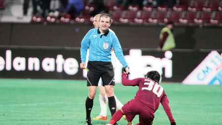 Arbitraj cu bube!** Meciurile primelor trei clasate din Liga I au adus și greșeli de arbitraj, avantajate fiind CFR Cluj și Rapid