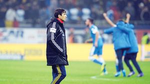 Rămâne la națională, deși fanii nu-l vor! Sandu și Popescu nu par dispuși să renunțe la Pițurcă din cauza unei clauze colosale