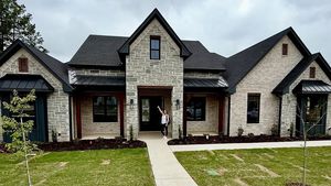 Campionul i-a luat mamei sale o vilă de 750.000 de euro. Când eşti milionar, gesturile de afecțiune au alte prețuri