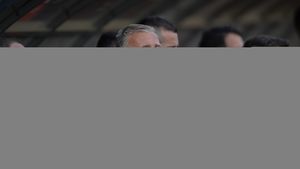 Mutarea despre care Dan Petrescu nu s-a ferit să vorbească e cu adevărat spectaculoasă: "Dacă ar fi liber m-ar interesa și pe mine"
