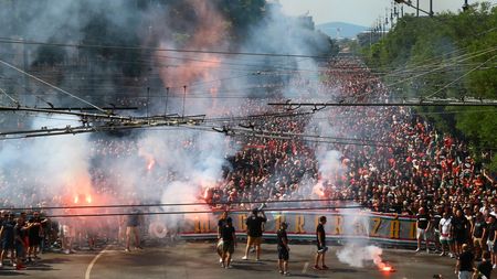 Atmosferă incendiară în Budapesta! Mii de fani au luat cu asalt străzile orașului înaintea meciului Ungaria - Portugalia | FOTO&VIDEO