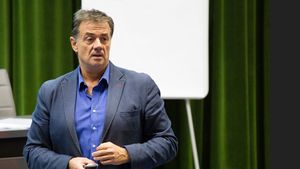 Kyros Vassaras a răspuns întrebărilor din articolul ProSport! „Nu există nicio activitate incompatibilă cu funcția mea de președinte CCA”