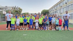 Royal Champions, o poveste din Ferentari. Când fotbalul copilăriei bate asprimea vieții în cel mai temut cartier bucureștean: „A zis că mă taie, domn’ profesor! Faza din meci, nu pe tine!”. EXCLUSIV